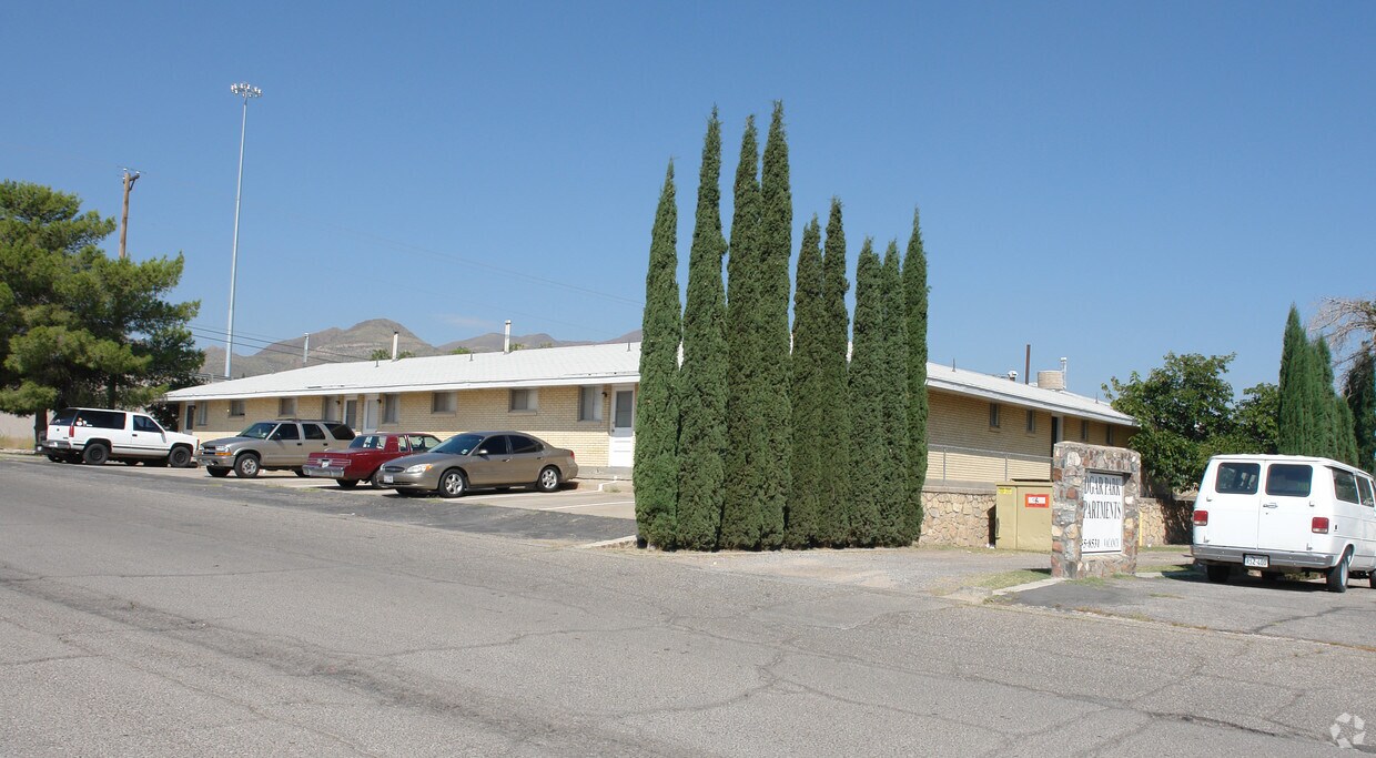 Building Photo - 8400 N Gateway Blvd