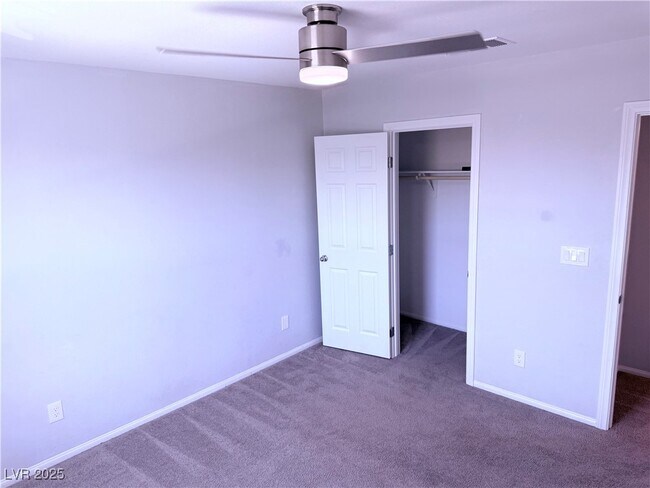 Foto del edificio - 3032 Misty Pine Ave.