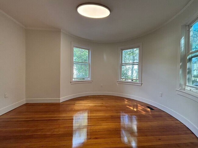 Foto del edificio - 391 Linwood Ave