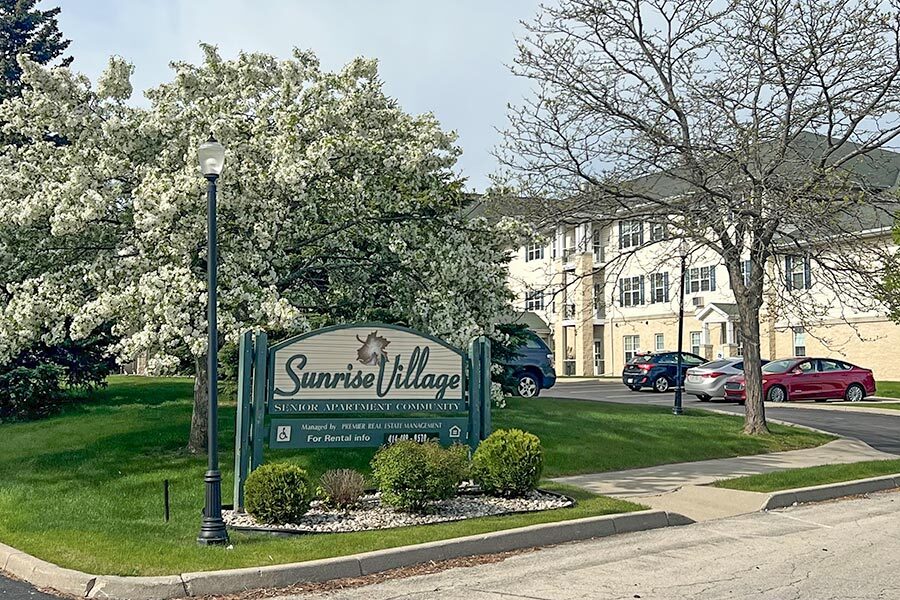 Foto principal - Sunrise Village Senior Apartments