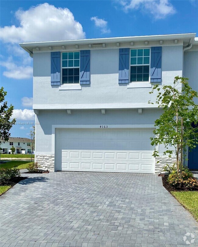 The Fountains Country Club Pet Friendly Apartments for Rent Lake