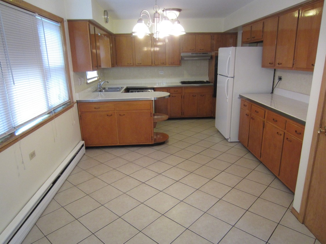 Kitchen - 1405 Harlem Ave