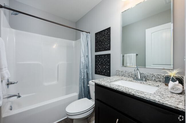 Baileywood - 3BR, 2BA - 1244SF - Bathroom - Somerset Townhomes and Villas