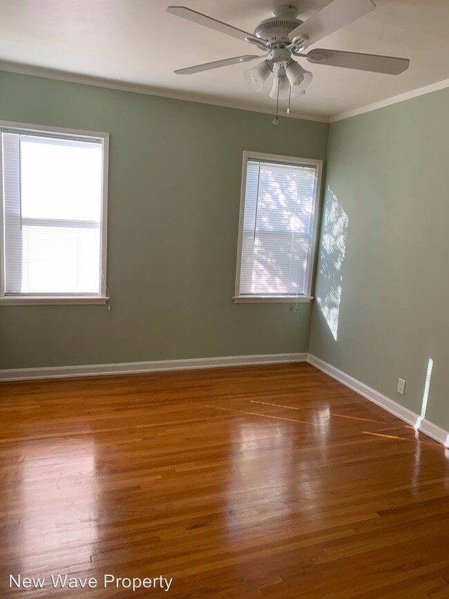 Building Photo - 3 br, 2 bath House - 324 W 64th Street