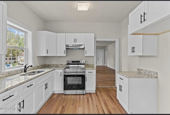 Building Photo - House