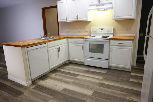 Foto del edificio - 3306 39th Ave NE
