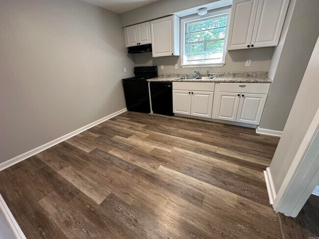 Foto del edificio - 9010 Tedburn Cir
