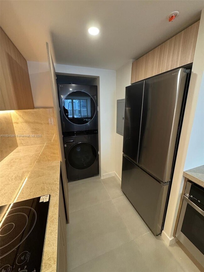 Foto del edificio - 1717 N Bayshore Dr