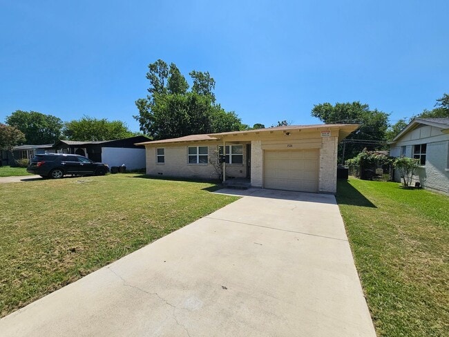 Building Photo - Available now ready for immediate move in