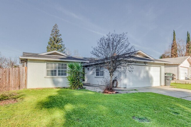 Building Photo - Beautiful 4/2 home