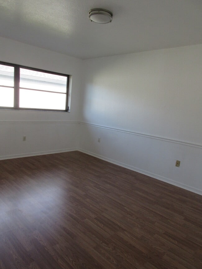 Building Photo - 463 Gallegos St