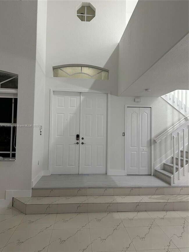 Foto del edificio - 16650 SW 61st Ln