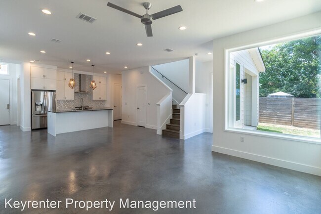 Foto del edificio - 3 br, 3 bath House - 2504 E. 6th St. #1