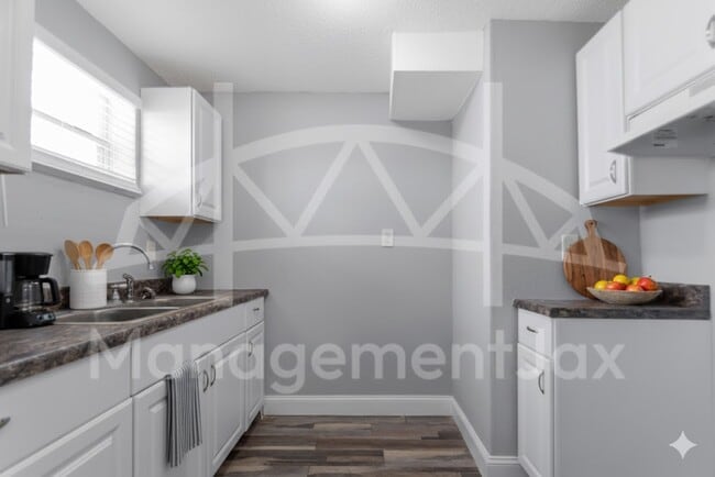 Photo - 216 E 2nd St House