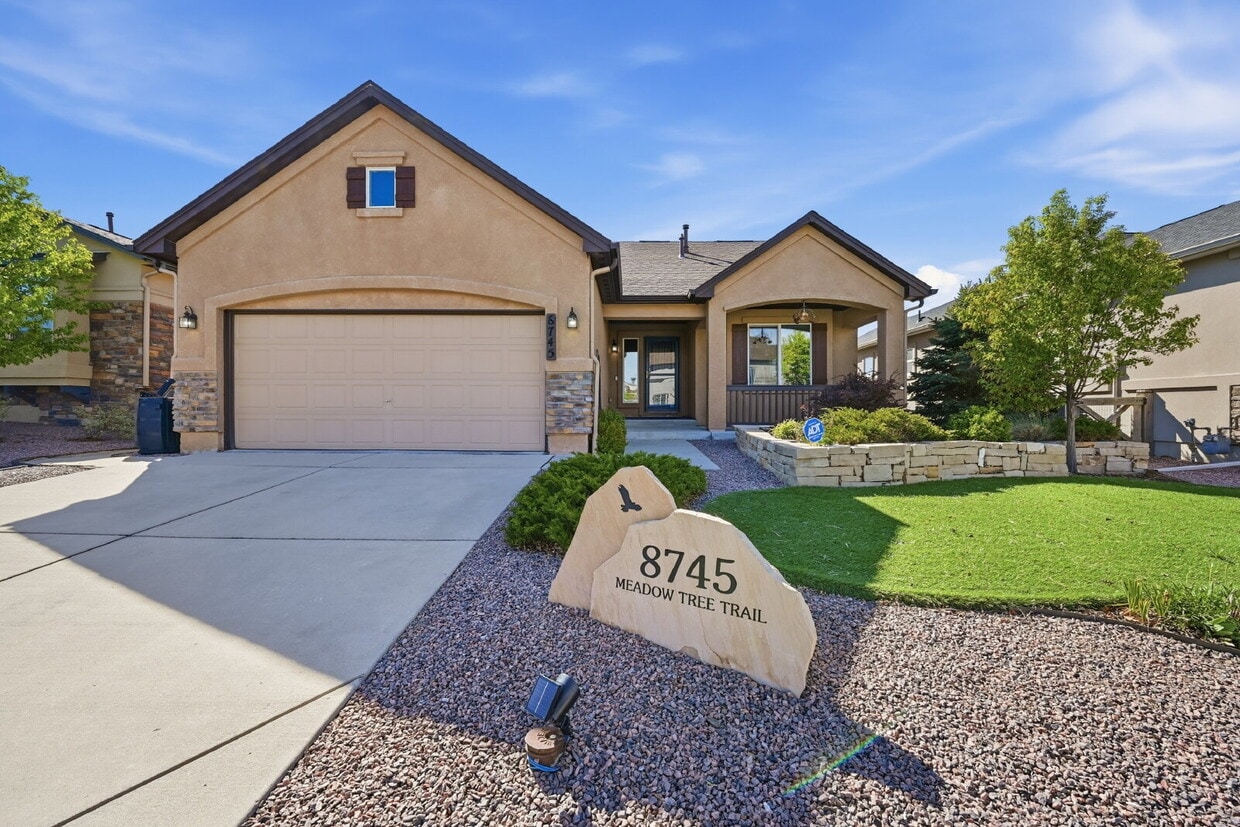 $2,645.95, 4-bed, 3-bath, located in Colorado Springs with a stunning backyard. - $2,645.95, 4-bed, 3-bath, located in Colorado Springs with a stunning backyard.