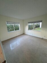 Building Photo - 151 SE 6th Ave