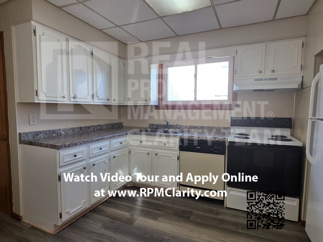 Building Photo - 4 Bed/1.5 Bath Five Point Home Recently Renovated