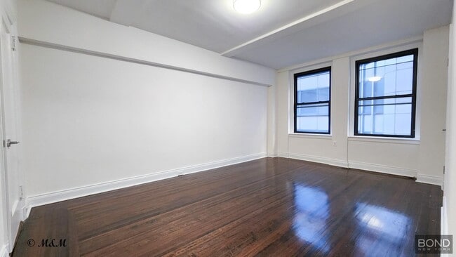 Building Photo - 145 W 55th St