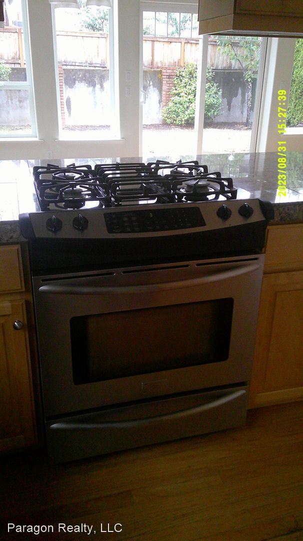 Foto del edificio - 4 br, 2.5 bath House - 4967 NW Lavender Ci...