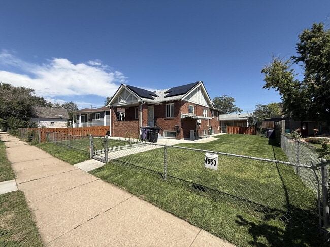 Building Photo - Chic Urban Studio in the heart of Denver!