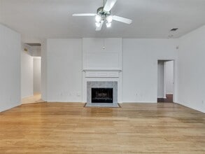 Building Photo - 16715 Lighthouse View Dr