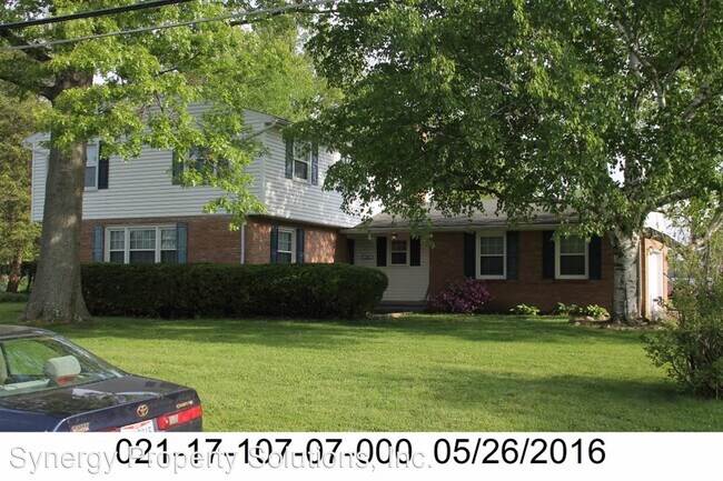 Building Photo - 4 br, 2.5 bath House - 2295 Kentwood Dr. R...