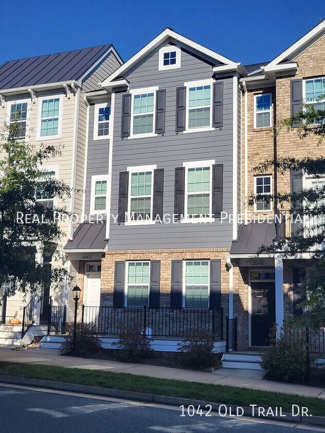 Primary Photo - 4-Bedroom Townhome in Old Trail Village