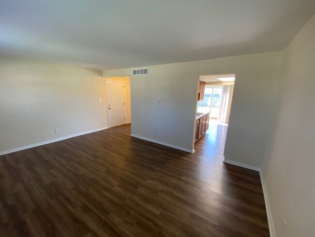 Building Photo - 3071 Rotunda Ct S