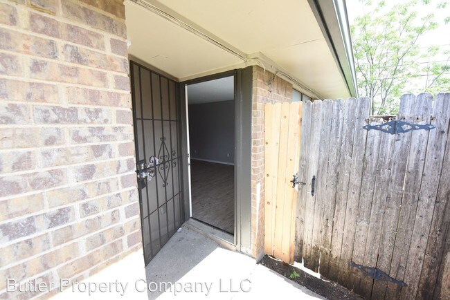 Foto del edificio - 8904-8902 Greenmound Ave