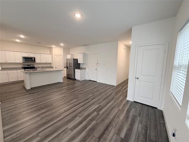 Building Photo - 609 Delaware Ave