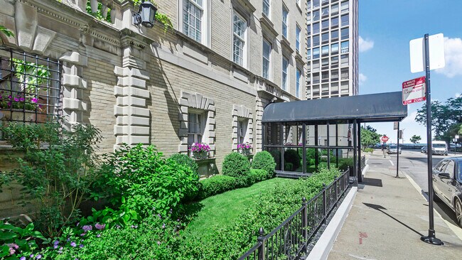 Foto del edificio - 70 E Scott St