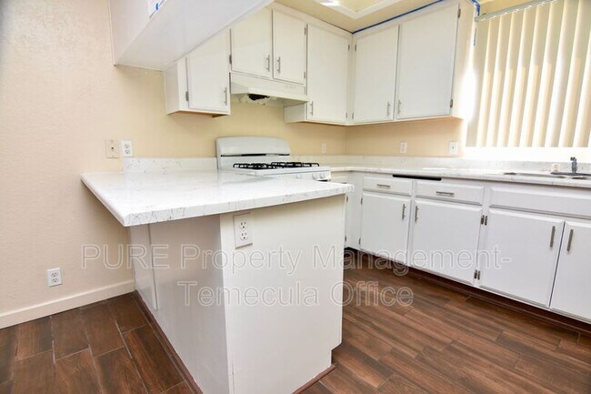 Building Photo - 28940 Calle Del Lago