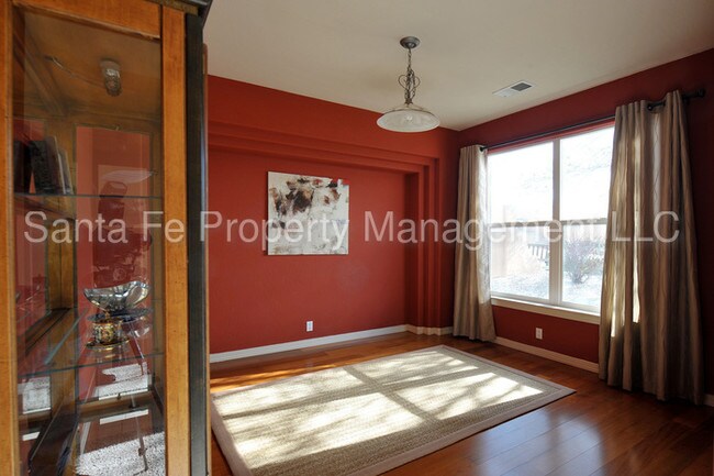 Building Photo - 1301 Ferguson Ln
