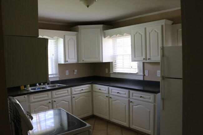 Foto del edificio - 105 Hillcrest Cir