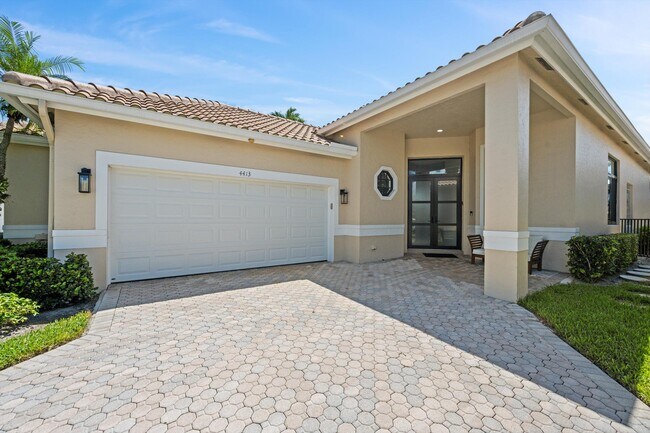 Foto del edificio - 4413 Barclay Fair Way