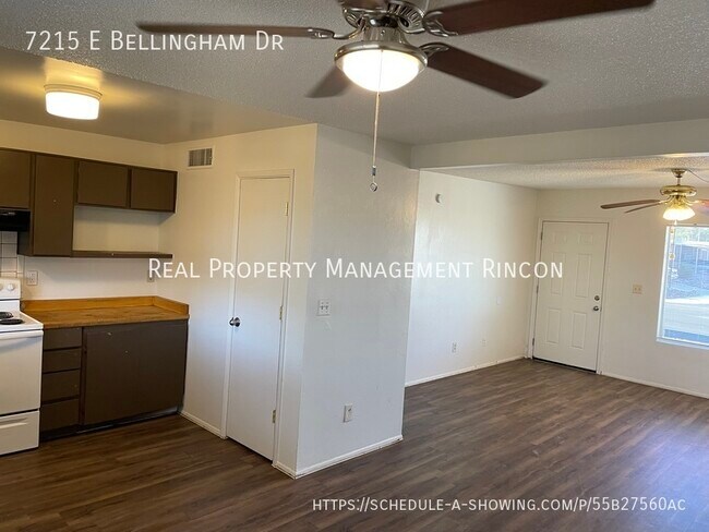Foto del edificio - Great Eastside 4bed/1bath Duplex