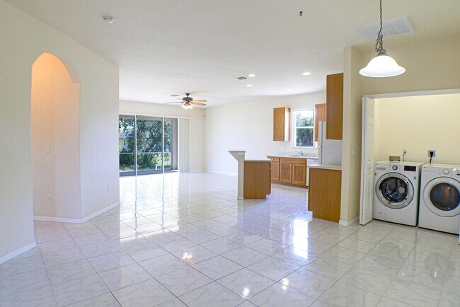 Foto del edificio - Beautiful single family home 3-bedroom, 2-...