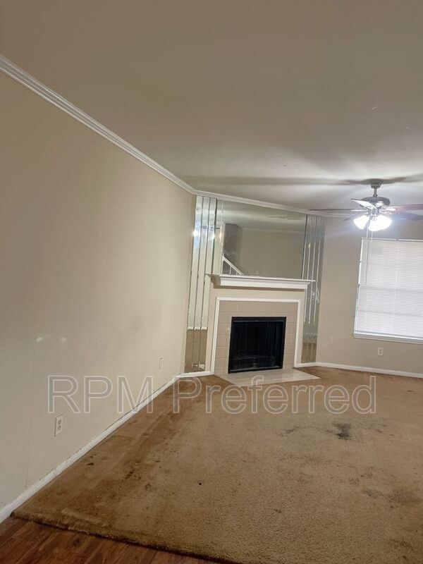 Foto del edificio - 14600 Fonmeadow Dr