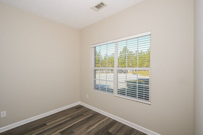 Foto del edificio - 151 Grove Landing Ct