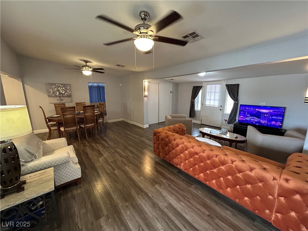 Primary Photo - 2020 Santa Paula Dr