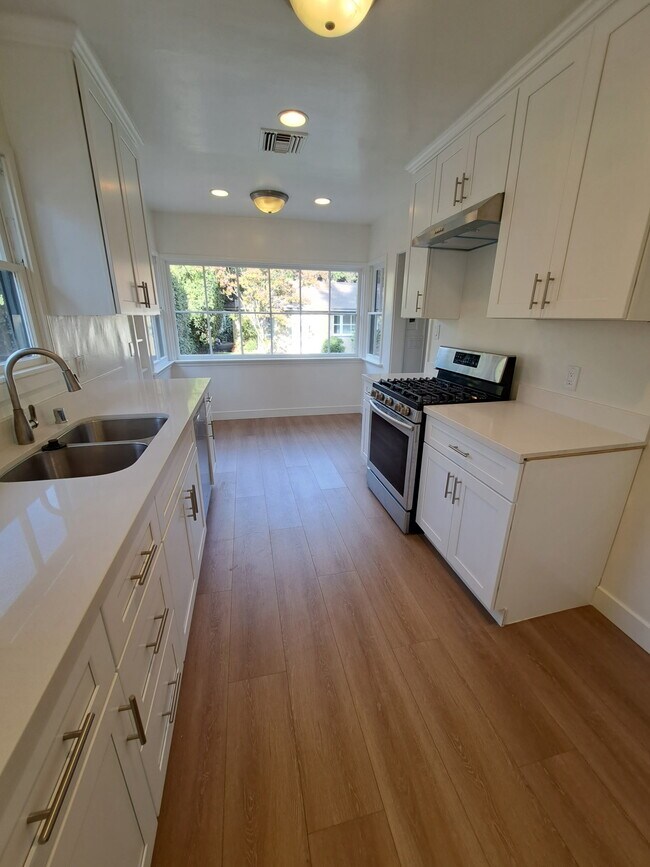 Building Photo - 4574 Viro Rd