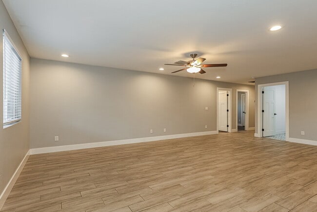 Building Photo - 4920 S 23rd Ave