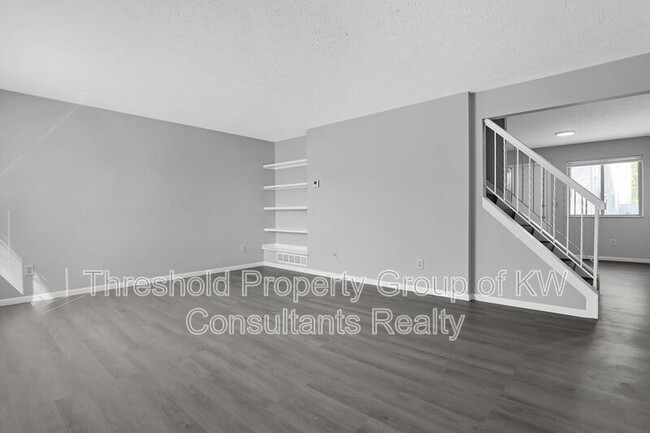 Building Photo - 2522-2524 Weyburn Road - 2524
