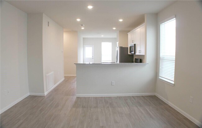 Foto del edificio - 6327 Ballard Brook Ln