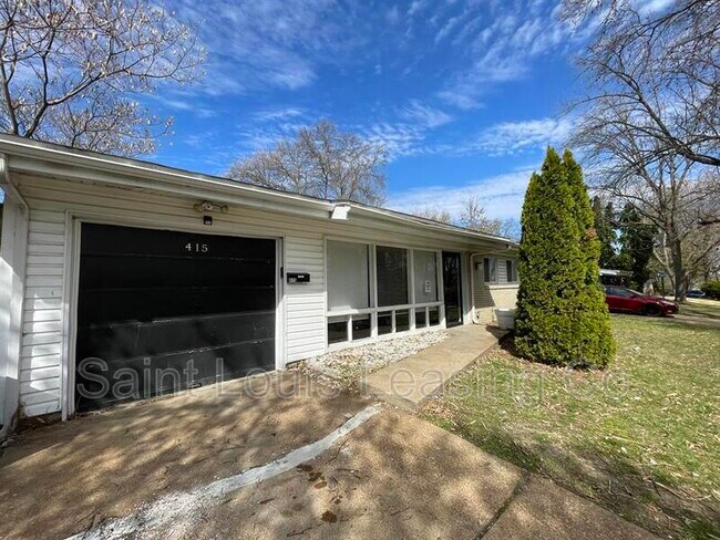 Building Photo - 415 Waterford Dr