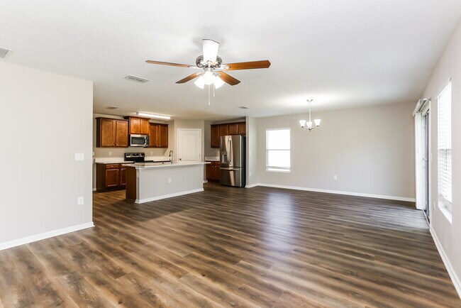 Foto del edificio - 8769 Oxfordshire Ave E