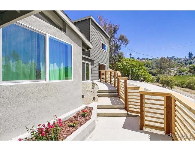 Building Photo - 9479 Vista Dr