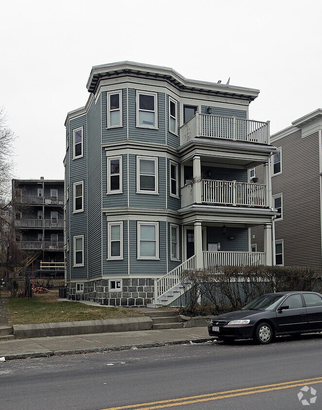 Foto principal - 141 Pleasant St