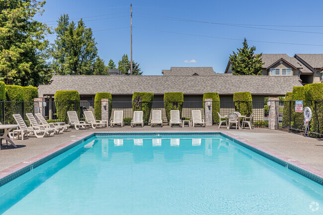 Piscina uno - Heatherwood Apartments