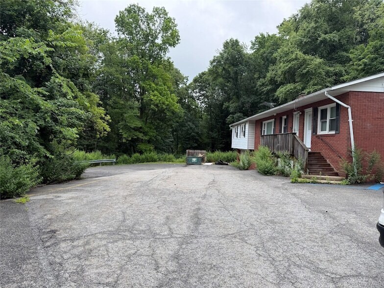 Building Photo - 3 Brookside Ave